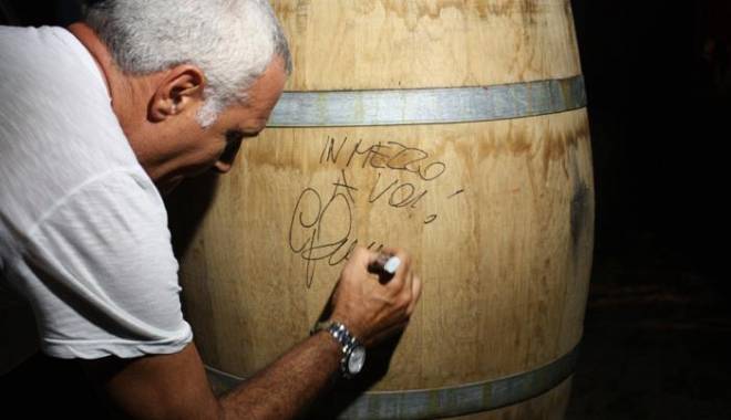 Bolgheri: autographed barrels auctioned for charity