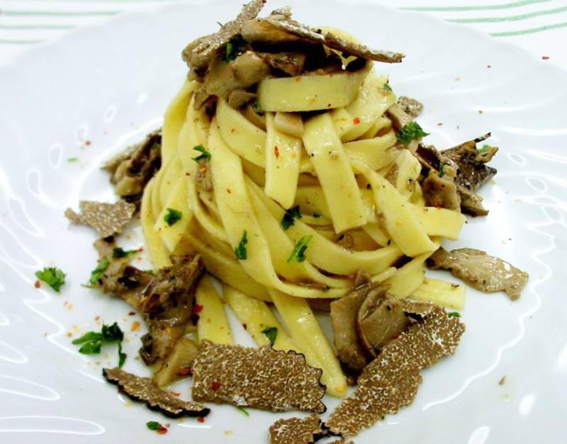 Fettuccine pasta with Truffle and Marzolina