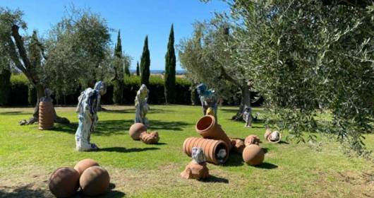 Some works by Thomas Lange are on display at the La Vigna sul Mare winery