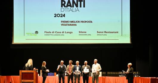 FOR THE SECOND YEAR THE SOUTH TYROL WINE CONSORTIUM AWARDS THE GAMBERO ROSSO AWARD 