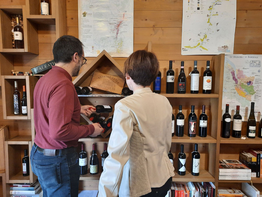 VINARIUS, ASSOCIATION OF ITALIAN WINE SHOPS, SALES TREND AT CHRISTMAS 2023 AND PROSPECTS FOR SPRING