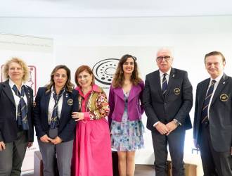 THE «VINE ESSENCES» PROJECT PRESENTED AT VINITALY: AIS AND THE WOMEN OF WINE FORM THE SOMMELIÈRES OF THE FUTURE