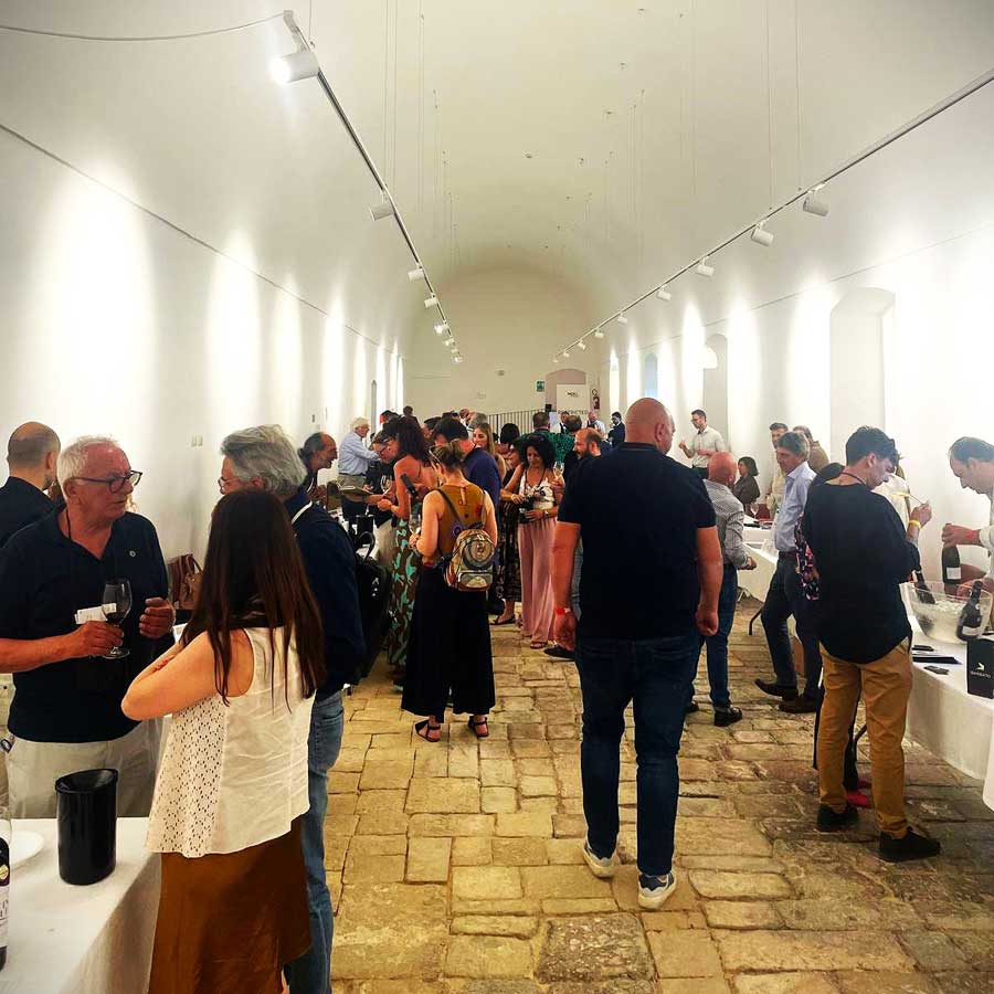 Roots of the South, the 21st edition of the Southern Italian Wine and Olive Oil Show is approaching.
