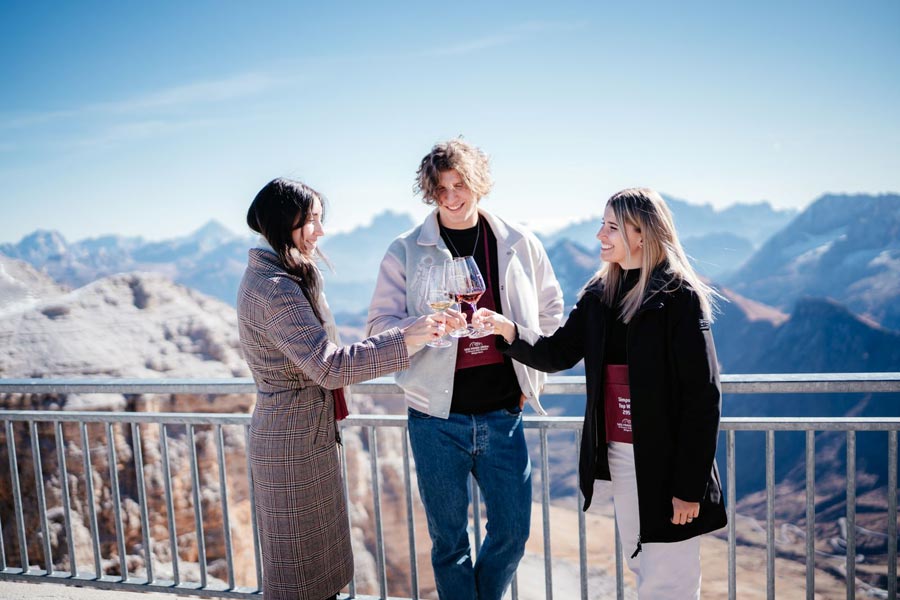 Val di Fassa, Top Wine 2950 for a toast of excellence on the Terrace of the Dolomites